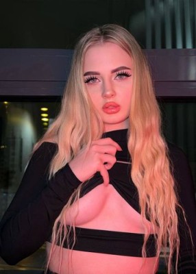 Проститутка Моника